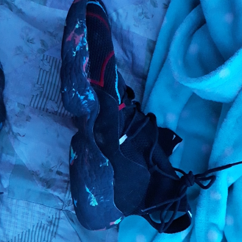 Shoes - Picture 2 of 3